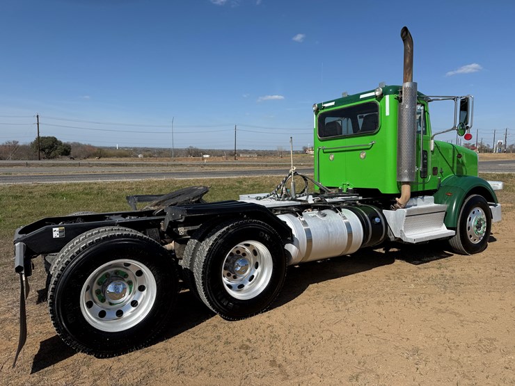 2020-peterbilt-367-image-5