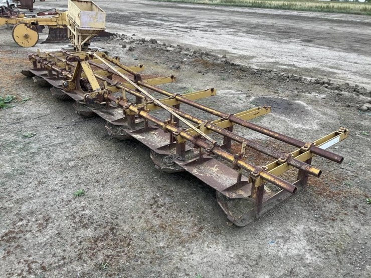 marvin-3-pt-6-row-30"-bed-shaper-image-3