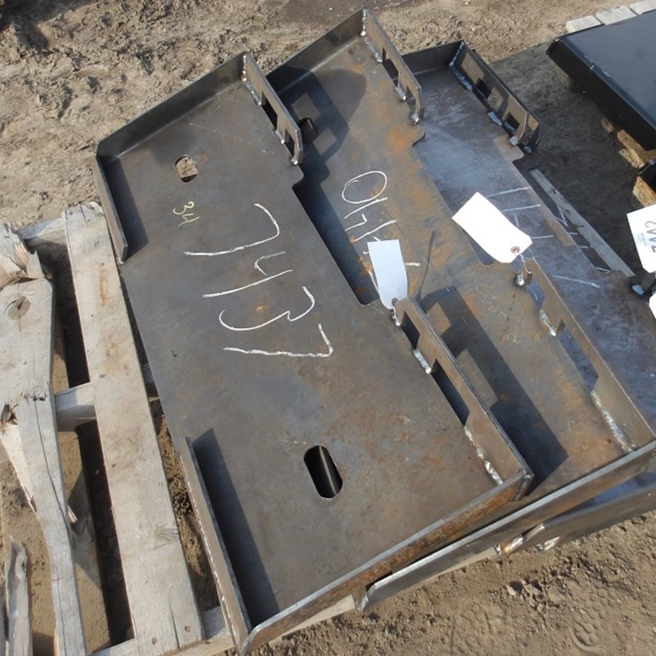 #7437 • Formed Skid Steer Frame