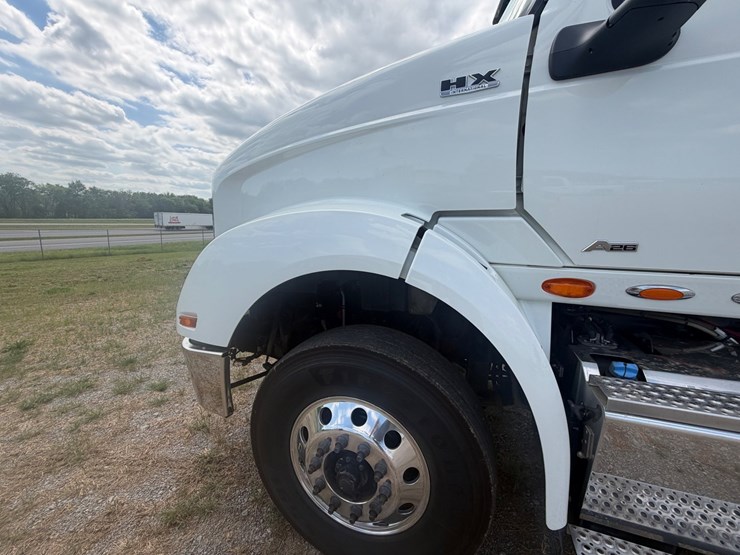 2024-international-hx620-image-16