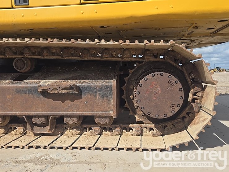 2019-caterpillar-336-image-11