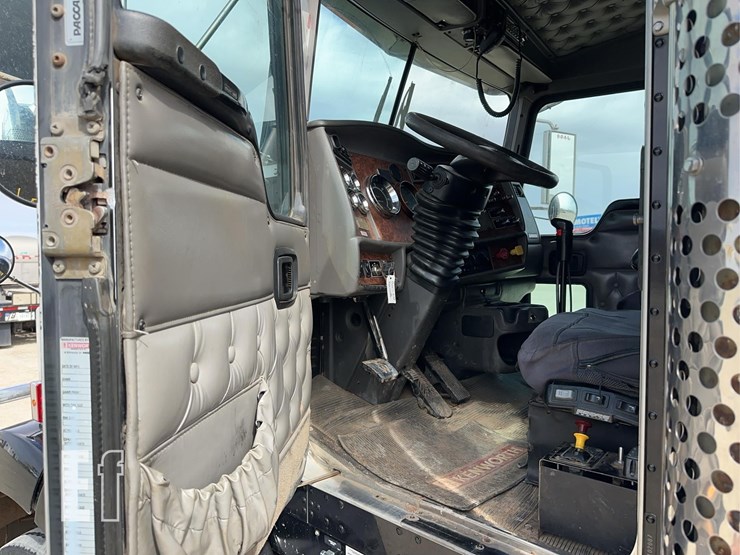 2005-kenworth-t800-image-54