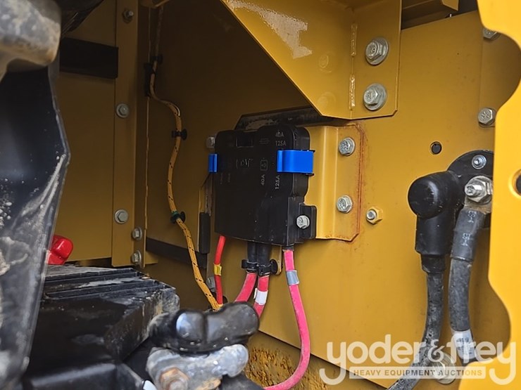 2019-caterpillar-336-image-42