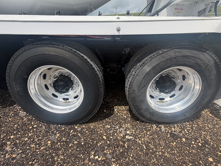 2022-western-star-4700-image-15