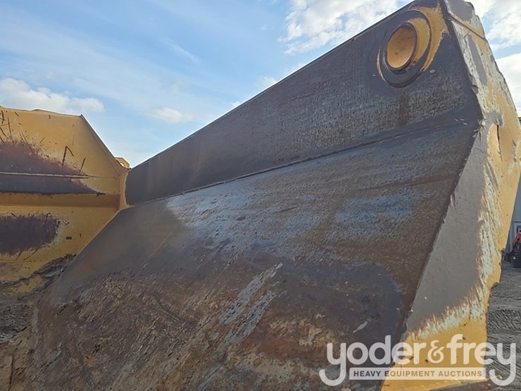 2022-deere-260e-image-78