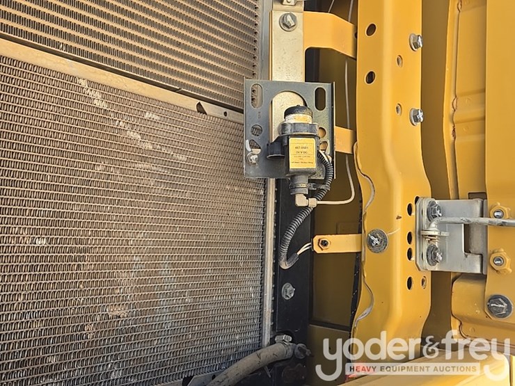 2019-caterpillar-336-image-51