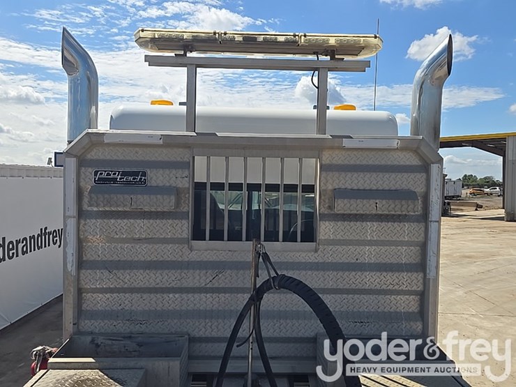 2014-kenworth-t880-image-47