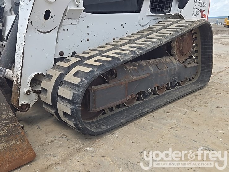 2021-bobcat-t740-image-10