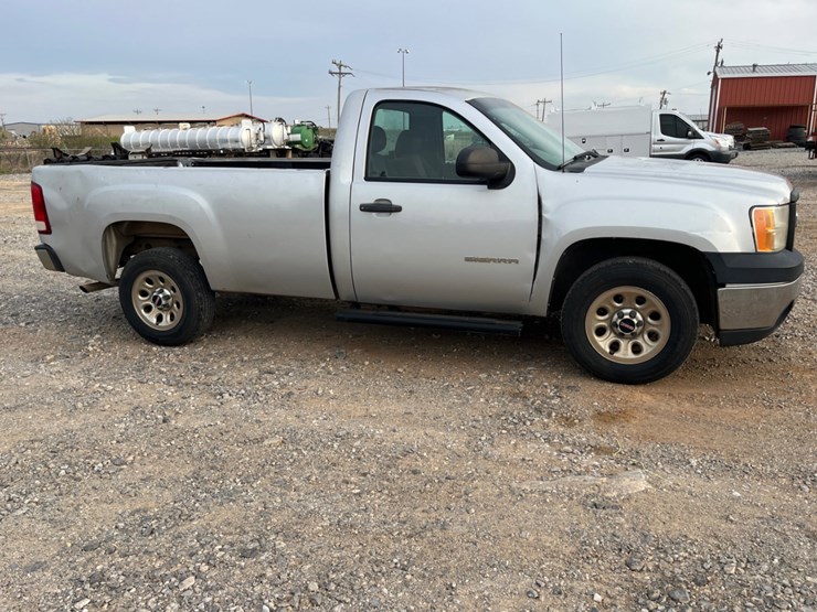 2010-gmc-sierra-1500-image-4