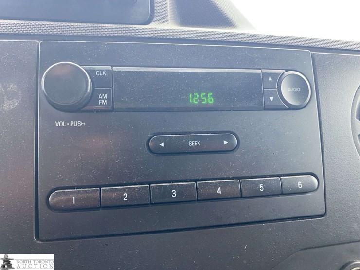 2011-ford-cargo-image-15