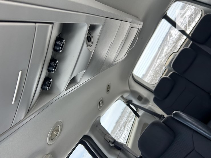 2010-dodge-grand-caravan-sxt-image-17