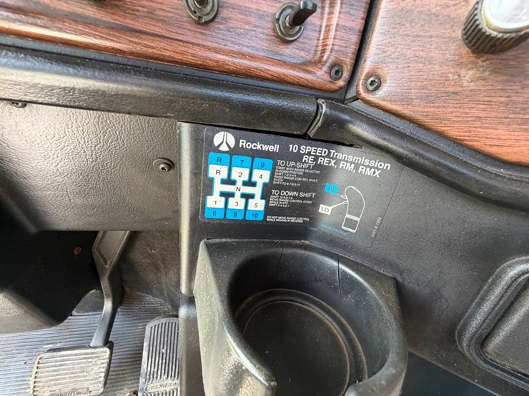 #31768-•-1998-freightliner-single-axle-truck-tractor-image-21