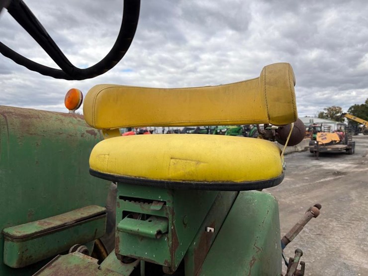 john-deere-4010-image-19