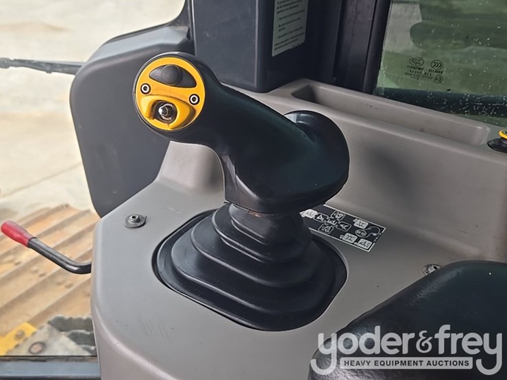 2014-komatsu-d61px-23-image-108