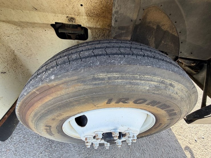 2000-international-9100-image-11