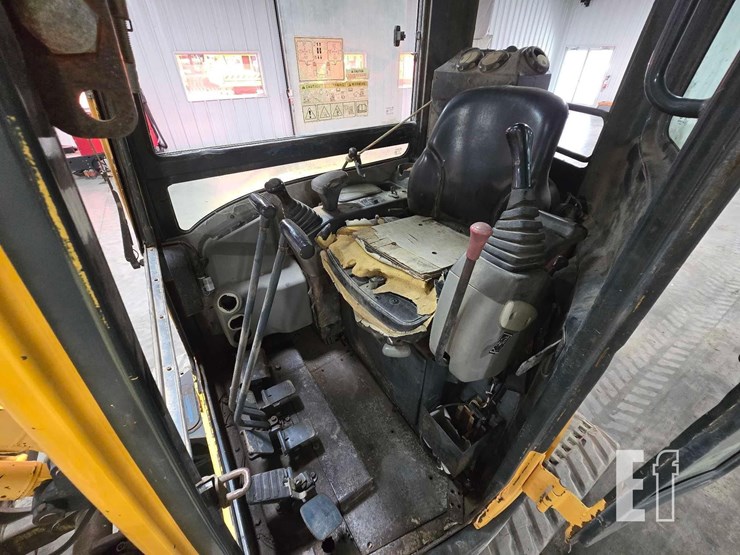 2013-hyundai-robex-35z-9-image-17