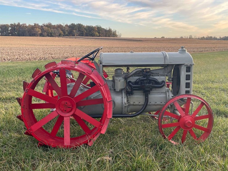 1917-experimental-fordson-tractor-(oldest-fordson-tractor-in-the-world)-image-6