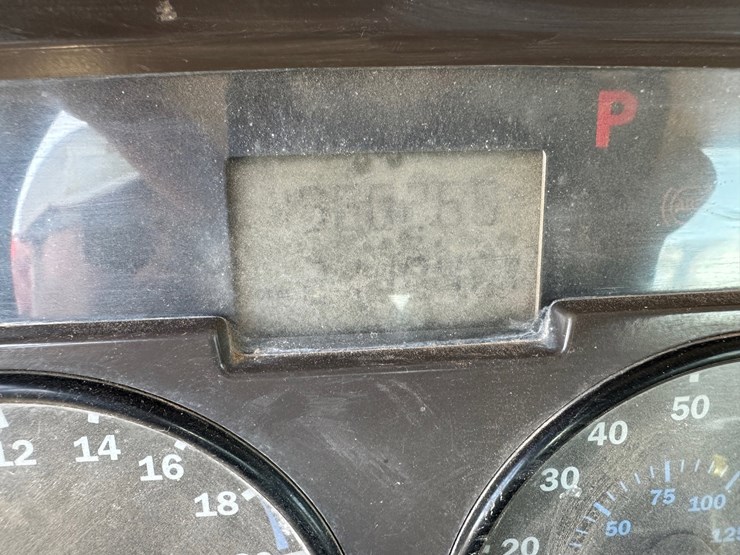 2005-mack-cv713-mixer-truck-image-16