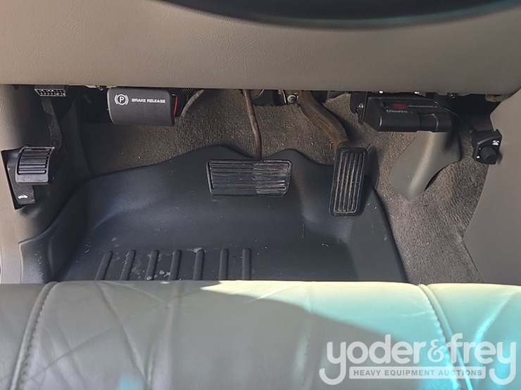 2002-chevrolet-silverado-2500hd-image-97