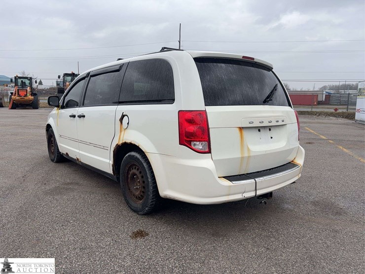 2011-dodge-grand-caravan-se-image-7