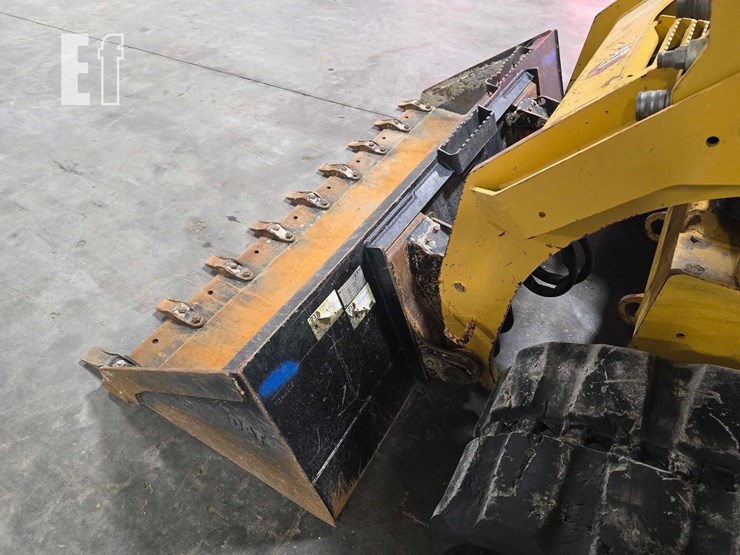 2022-caterpillar-289d3-image-12