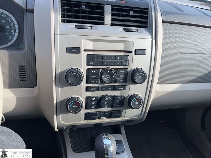 2011-ford-escape-hybrid-image-13