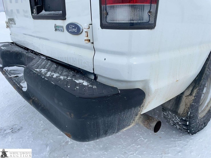 2009-ford-cargo-image-31