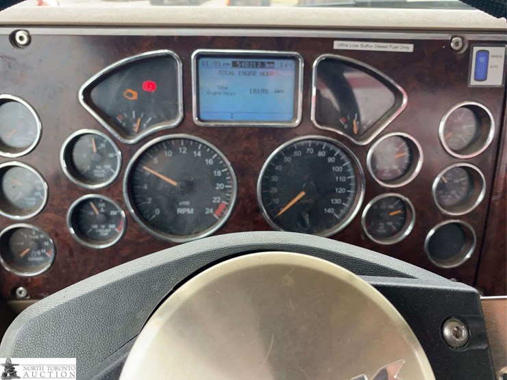 2014-mack-granite-t/a-crane-truck-image-2