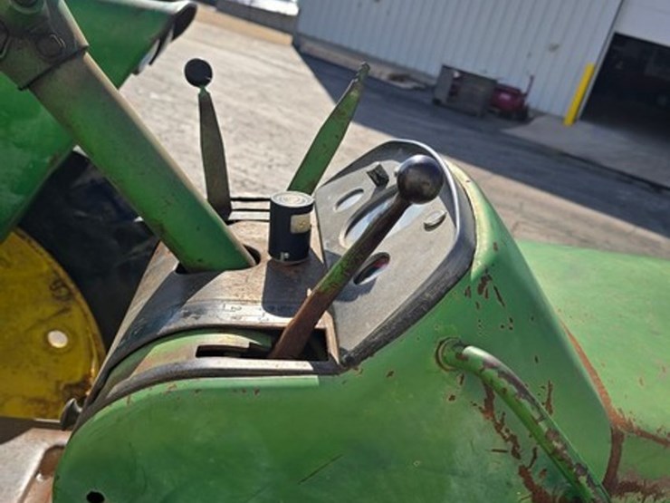 1967-john-deere-2510-image-24