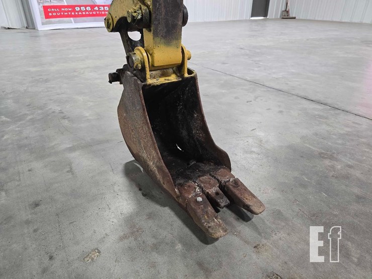 2021-caterpillar-301.8-image-10