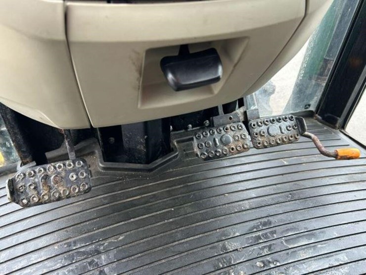 2016-john-deere-5085e-image-16