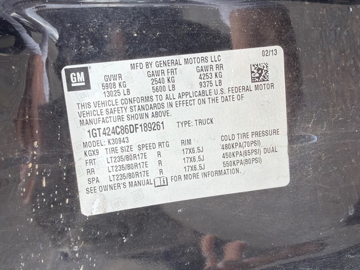 2013-gmc-3500hd-image-21