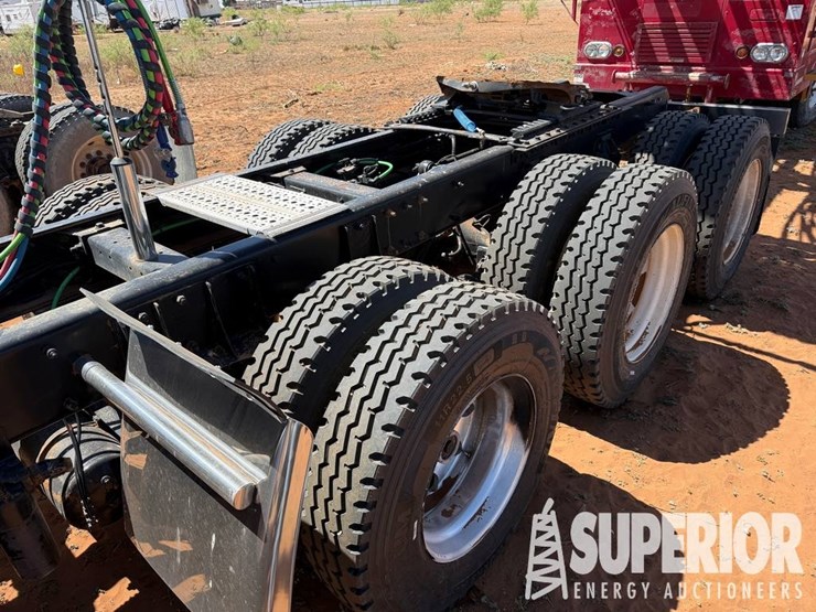 2013-peterbilt-367-image-6