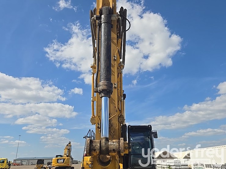 2019-caterpillar-336-image-30