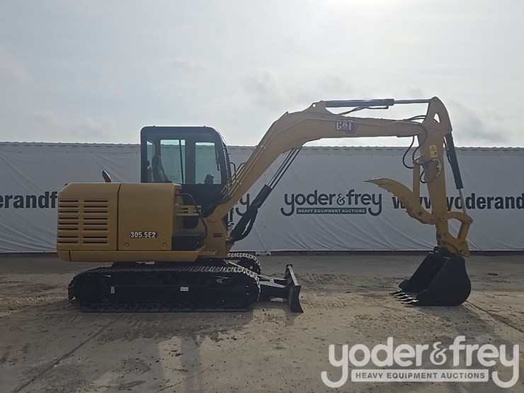 2018-caterpillar-305.5-image-6