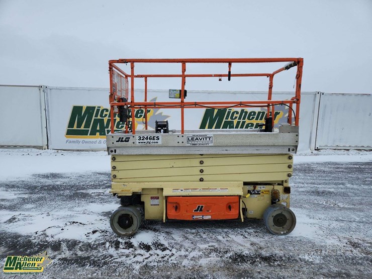 2014-jlg-3246es-image-2
