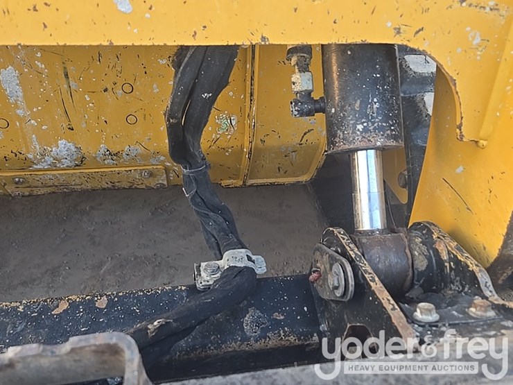 2022-caterpillar-289d3-image-27