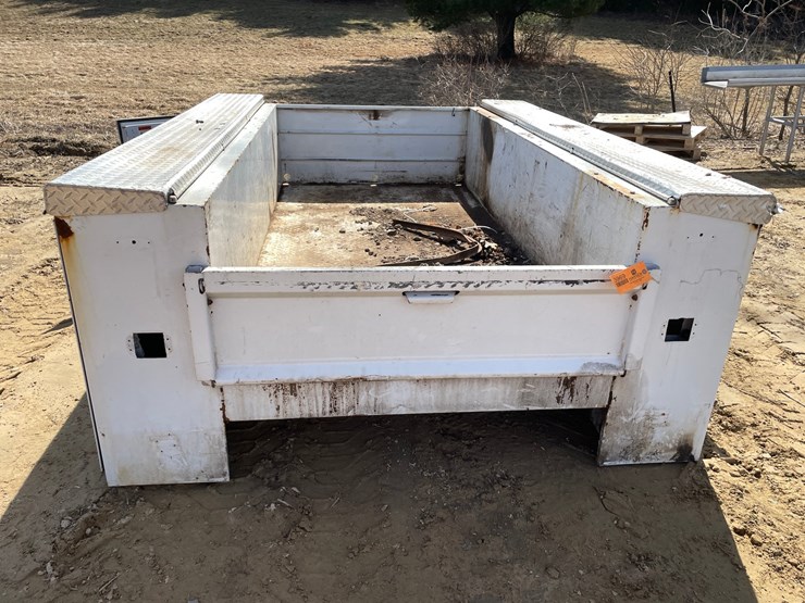 #3969-•-utility-truck-bed-image-2