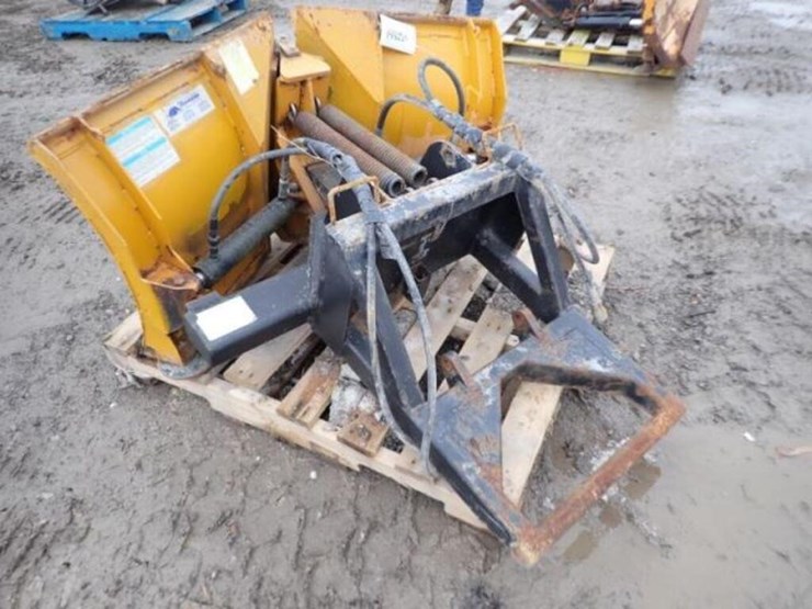 trackless-hydraulic-v-plow-image-6