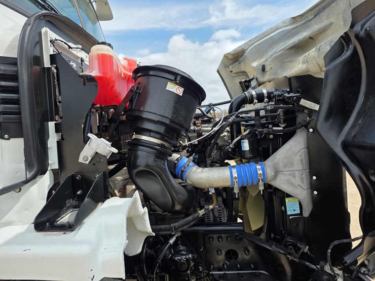 2022-westernstar-daycab-4700-concrete-mixer-truck-image-13