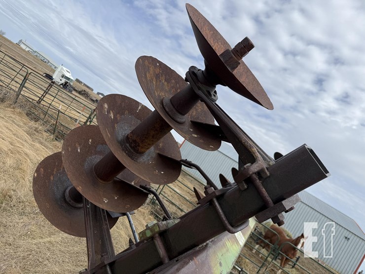 john-deere-230-image-2