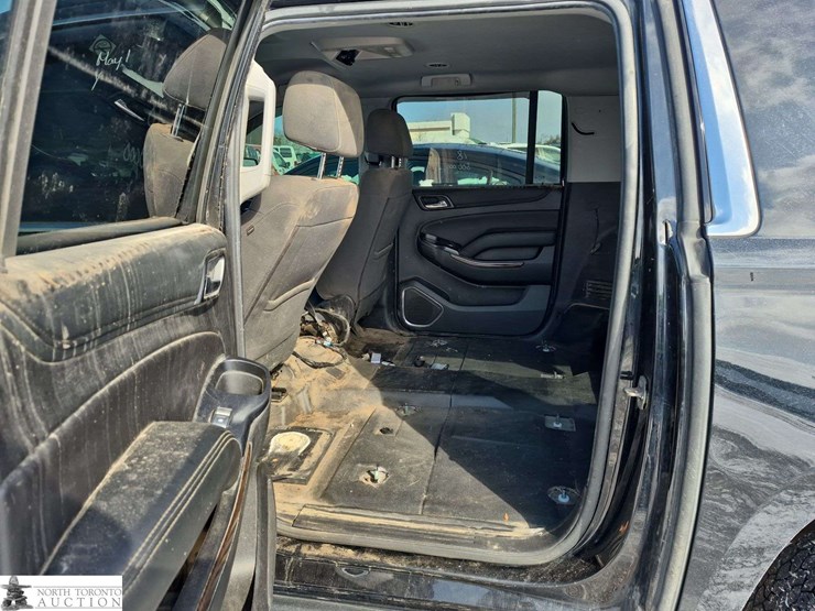 2018-chevrolet-suburban-image-20