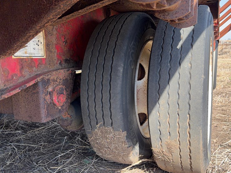 2006-transcraft-flatbed-trailer-image-11