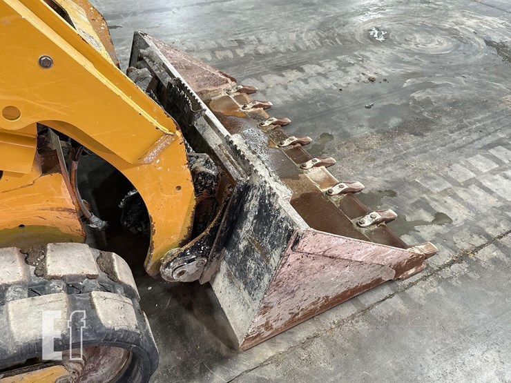 2023-caterpillar-259d3-image-13