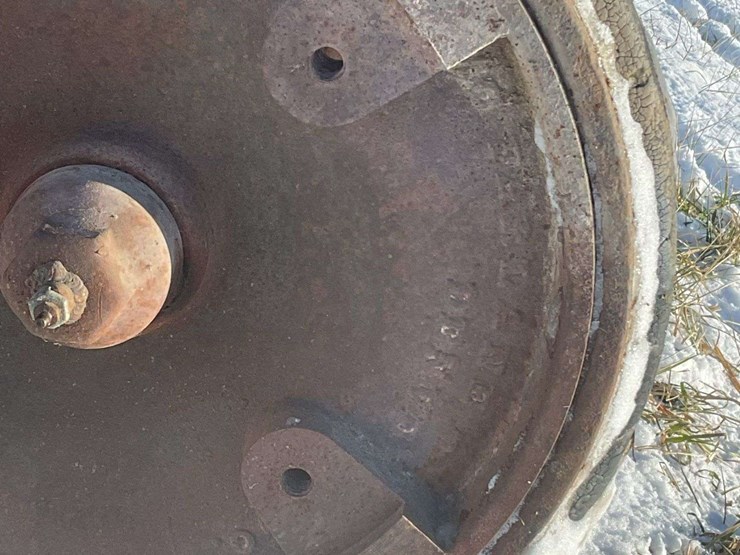 fordson-with-hard-rubber-tires-image-12