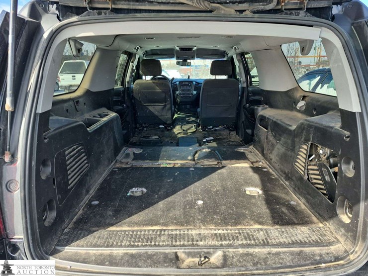 2018-chevrolet-suburban-image-23