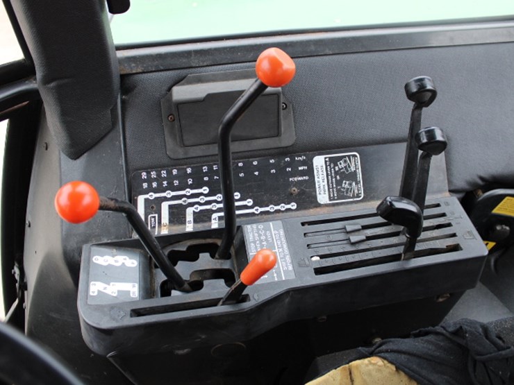 john-deere-4040-image-11