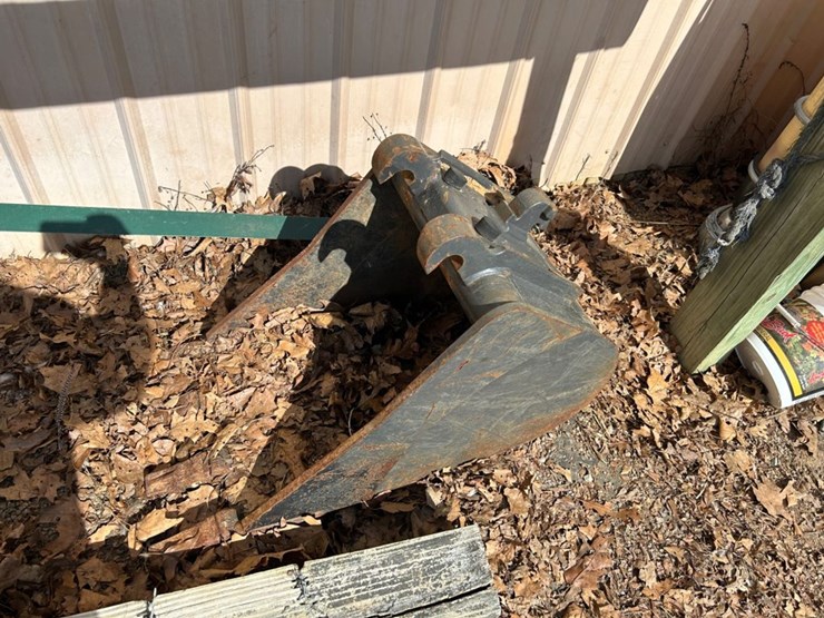 2024-new-holland-e57c-image-32