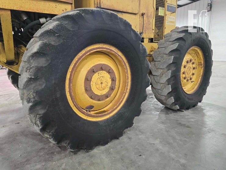 1989-caterpillar-120g-image-24