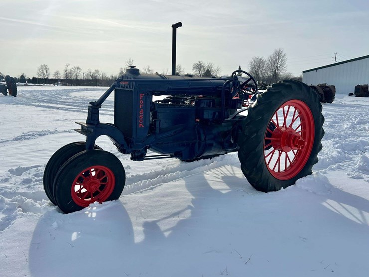 1937-fordson-all-around-england-image-7